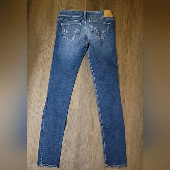 Hollister Skinny Jeans - Picture 3 of 3